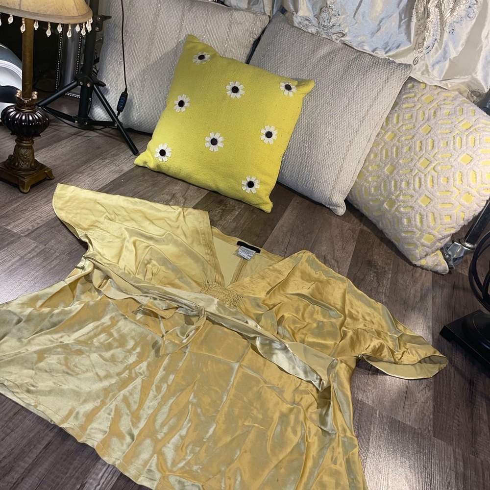 Gold silk top with back bow!